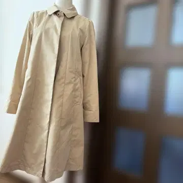 미사용 호코모모라 베이지 트렌치코트 꽃무늬 버튼 반값