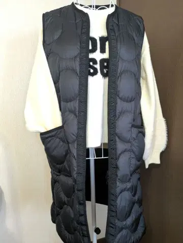 UNIQLO와 Theory 콜라보 울트라 라이트 다운 베스트 롱 블랙 S