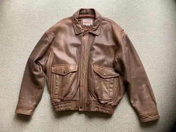 [ FRIEDRICH ] 브라운 봄버 자켓 퀼팅 안감 부착