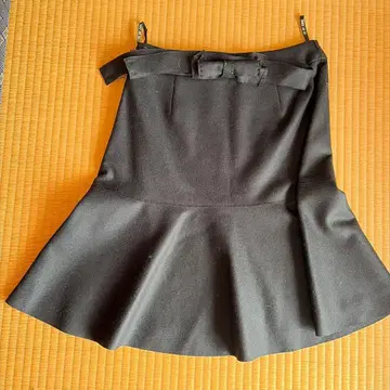 TO BE CHIC 블랙 플레어 스커트 사이즈 40 리본 포함