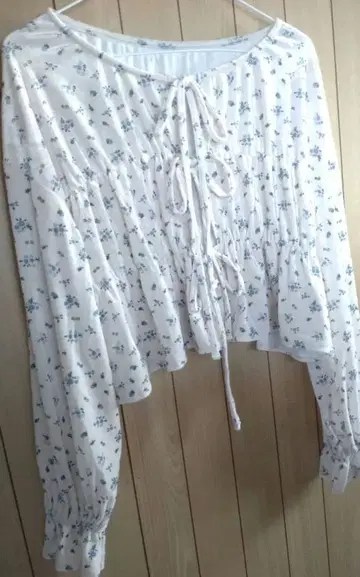 미사용 새상품 LUNASHION 택 포함 플라워 프린트 긴팔 상의