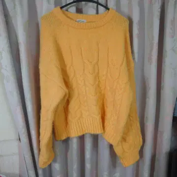 펠리시모 앤드마이라 귤색 니트