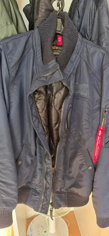 ALPHA INDUSTRIES 네이비 점퍼 L 사이즈