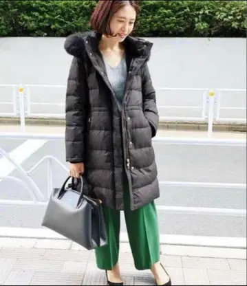 후드 부착 블랙 다운 자켓