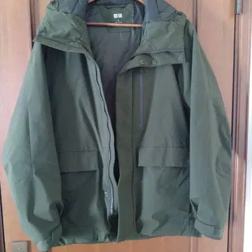 유니클로 하이브리드 다운 자켓