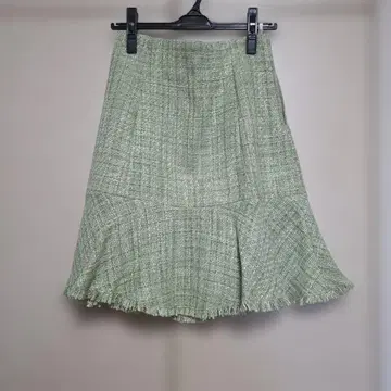 유니버셜 뮤즈 스커트