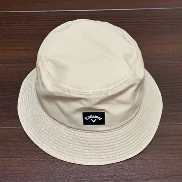 Callaway 베이지 버킷 햇