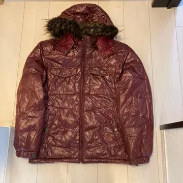 퍼 달린 다운 자켓