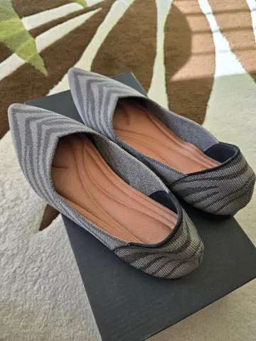 [ 미사용 새상품 ] 부즈루드 스틸레토 플랫슈즈 그레이