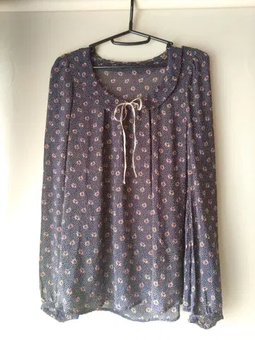 새상품급 프랑슈리페 레트로한 둥근 카라 쉬폰 블라우스