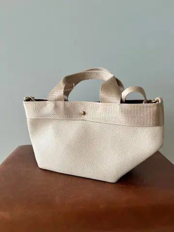 화이트 토트백 서브백 숄더 벨트 포함