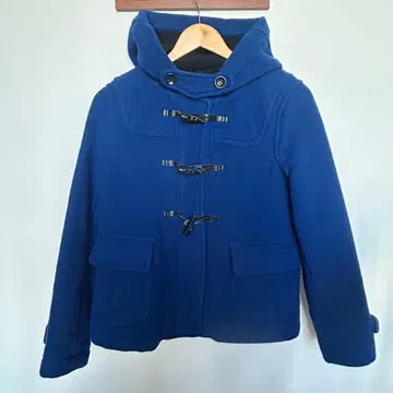 차일드우먼 블루 더플 코트 후드 턱 탭 부착