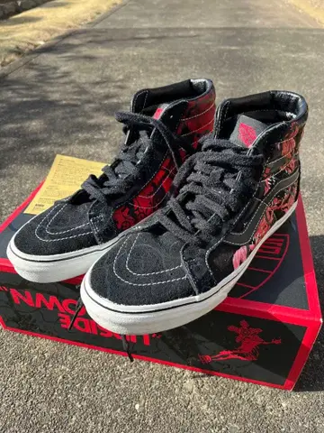 Vans Stranger Things 콜라보 Sk8-Hi Reissue