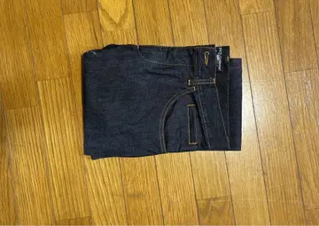 다크 블루 슬림 핏 데님