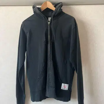 A.W.A 블랙 후드티 42 사이즈