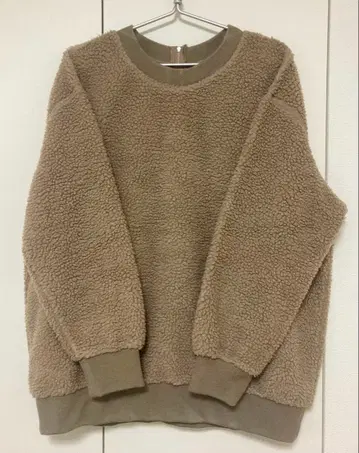 [ 새상품 ] IIQUAL 이퀄 보아 상의 모카 L 사이즈