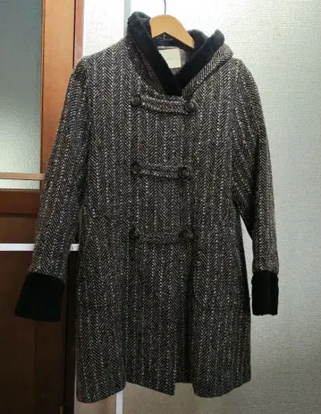 울 혼방 헤링본 무늬 코트