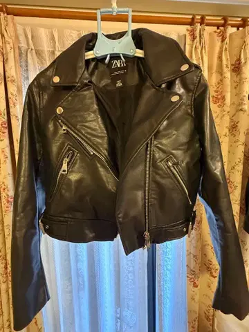 ZARA 블랙 가죽 라이더 자켓