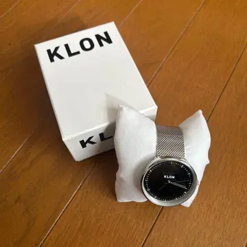 KLON 실버 손목시계