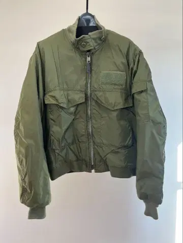 올리브 그린 밀리터리 자켓