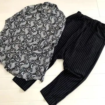 안티카 사루엘 팬츠와 페이즐리 무늬 시어 블라우스 2