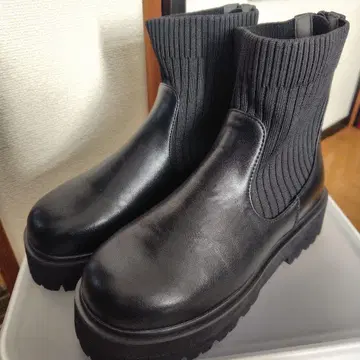 라파파 슈즈 사이드고어 통굽 라운드 부츠 블랙 LL