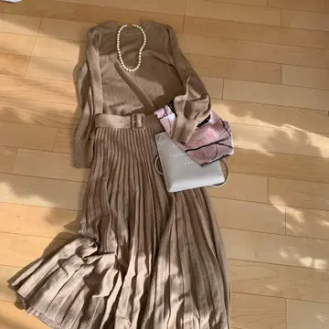 Mila Owen 니트 셋업 베이지