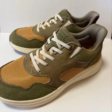 CEDAR CREST 올리브 베이지 스니커즈