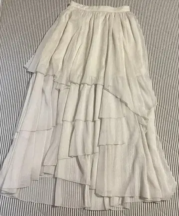 릴리 브라운 스커트 화이트 라메