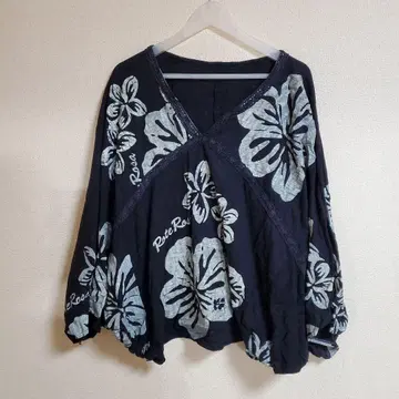 로테 로사 꽃무늬 오부 소매 셔츠