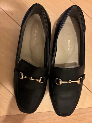 ORiental TRaffic 블랙 로퍼 골드 금장 장식 포함