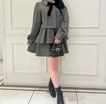 프릴 달린 리본 셋업 (그레이)