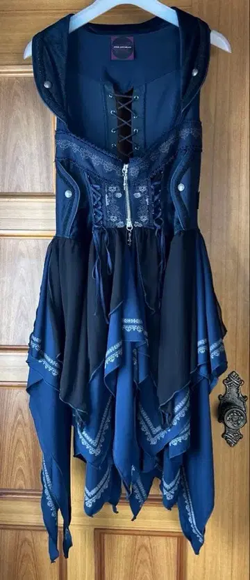 [ 착용 이력 있음 ] 오즈 오네스트 장미 시리즈 베스트 원피스 네이비