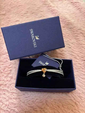 미사용 스와로브스키 Lifelong Heart 뱅글 화이트