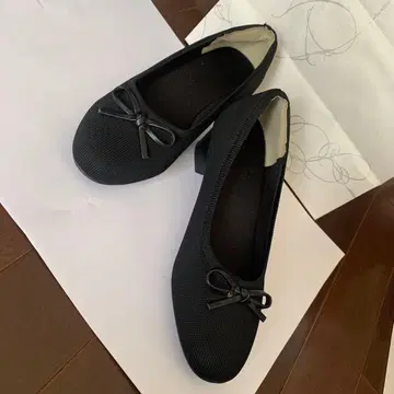 여성 신발 리본 블랙 시내 부티크에서 구매