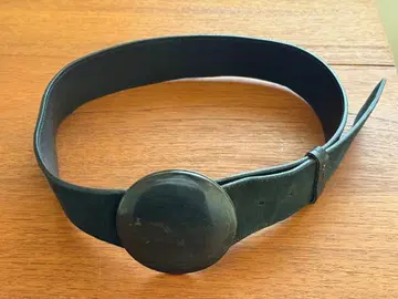 블랙 가죽 원형 버클 벨트 스웨이드