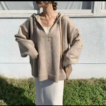 BLATE 여성용 퍼지 후드 니트 베이지