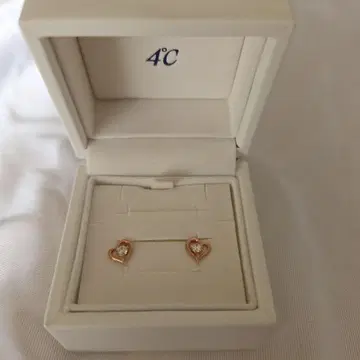 4C 하트형 귀걸이 스톤 포함