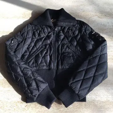 Nineteen Seventy 블랙 컬러 다운 자켓 퀼팅 19.70