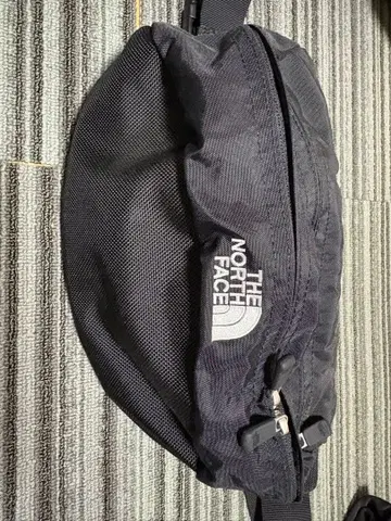 THE NORTH FACE 블랙 숄더백