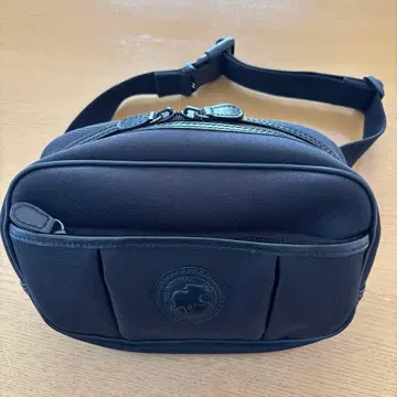 헌팅월드 블랙 바디백