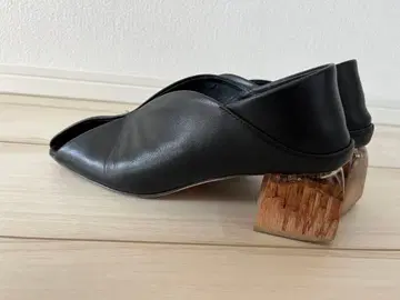 ALM. 블랙 가죽 오픈토 하이힐