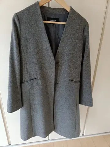 컴시즘 그레이 노카라 코트