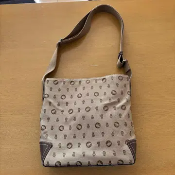 Hunting World 숄더백 베이지