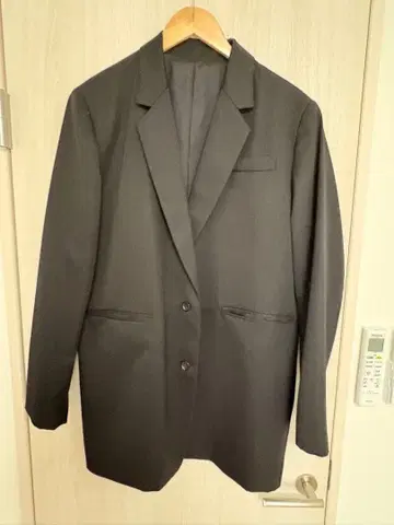 블랙 테일러드 자켓 2버튼