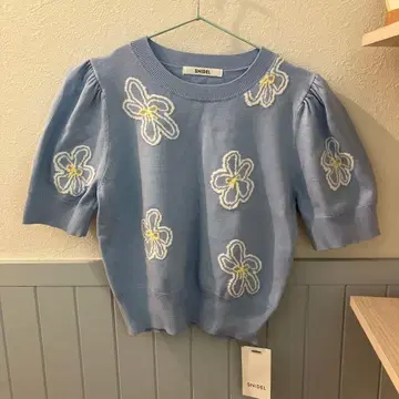 택 포함 새상품 SNIDEL 꽃무늬 자수 반팔 니트 풀오버