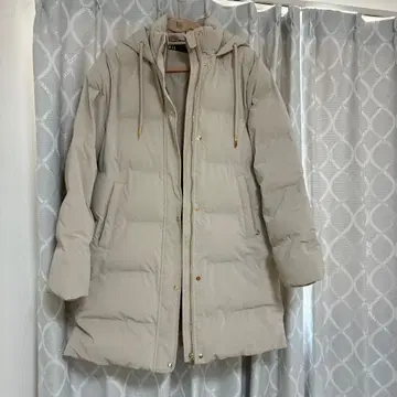 zara 베이지 후드 부착 롱 다운 자켓