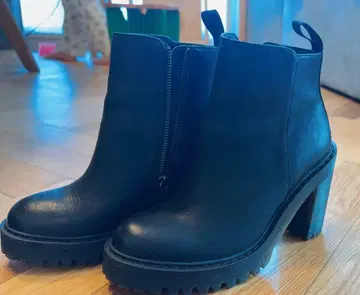 Dr.Martens (닥터마틴) MAGDALENA