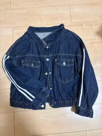 다크 네이비 데님 자켓 스트라이프 디자인