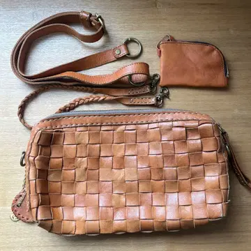 가죽 뜨개질 숄더백 브라운